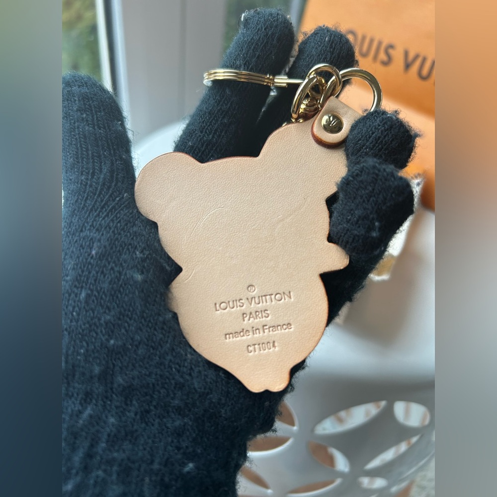 Louis Vuitton X Murakami Porte Cles Panda Key Ring + Panda LV collectible card - Picture 4 of 16